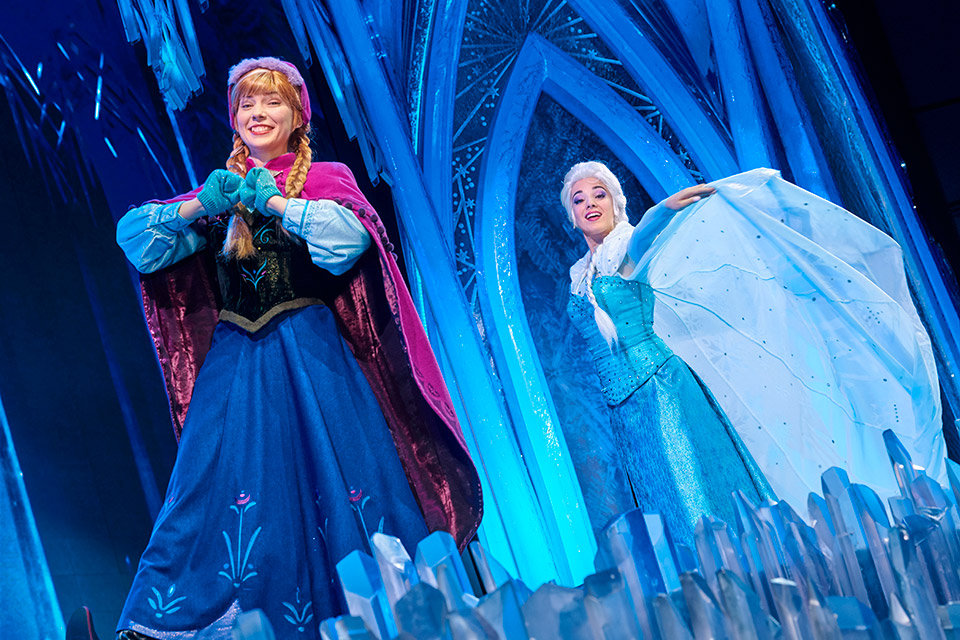 Sing along to Frozen with Elsa