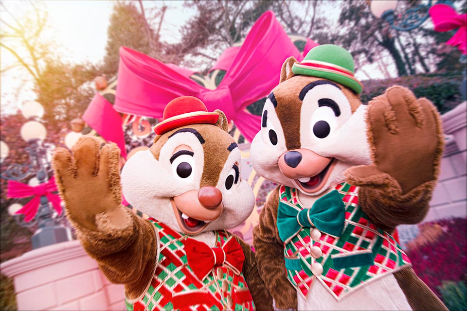 Chip 'n' Dale in their Christmas outfits
