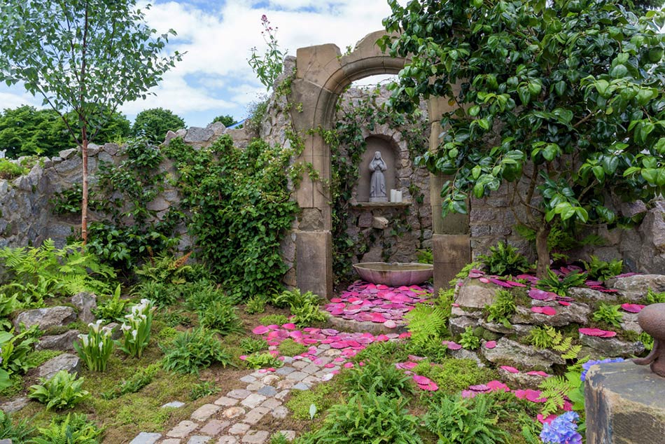 Hampton Court Palace Flower Show 2025