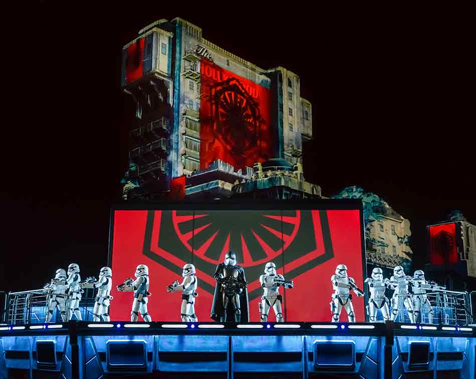 Catch a truly dazzling show with all your favouite Disney characters